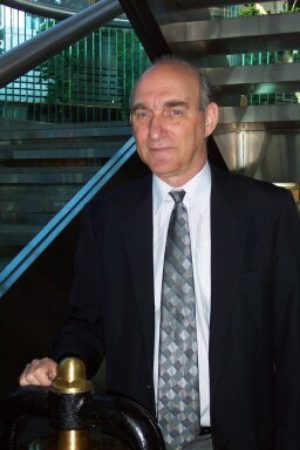 Dr. Stefan Bachu